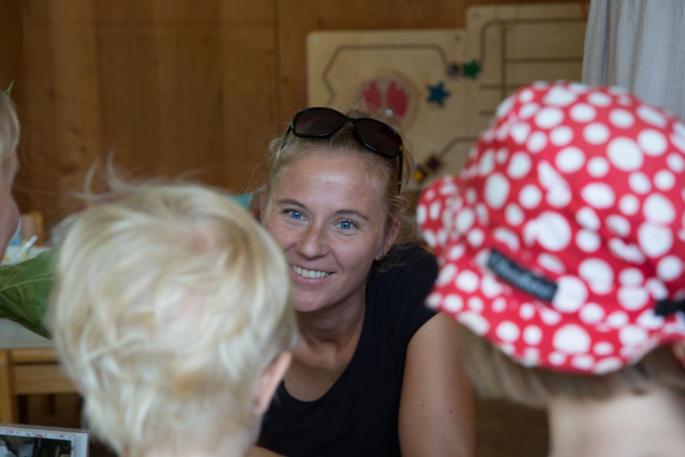 Maria und Kinder
